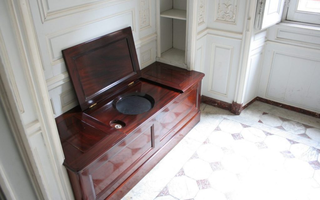 Versailles Appartements Marie-Antoinette's bathroom, Toilet